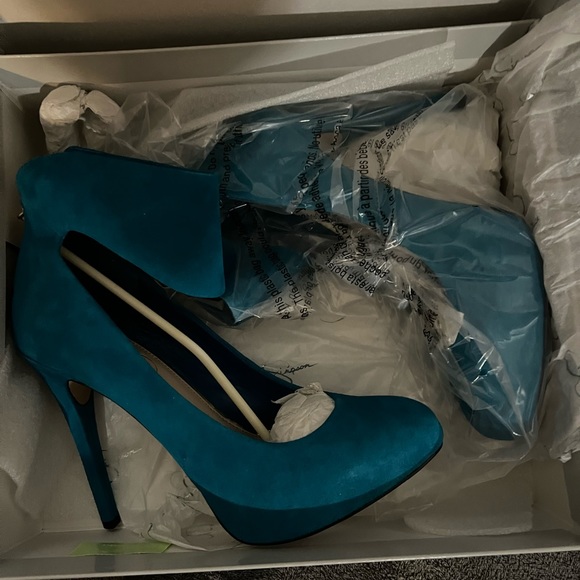 Jessica Simpson Peacock Green \ Kid-Suede High Heel - Picture 5 of 11